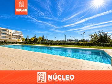 Pis amb piscina en venda a Avinguda de Salvador Vilaseca