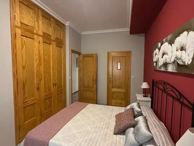 Schlafzimmer von Wohnung zur Miete in Poio mit Möbliert
