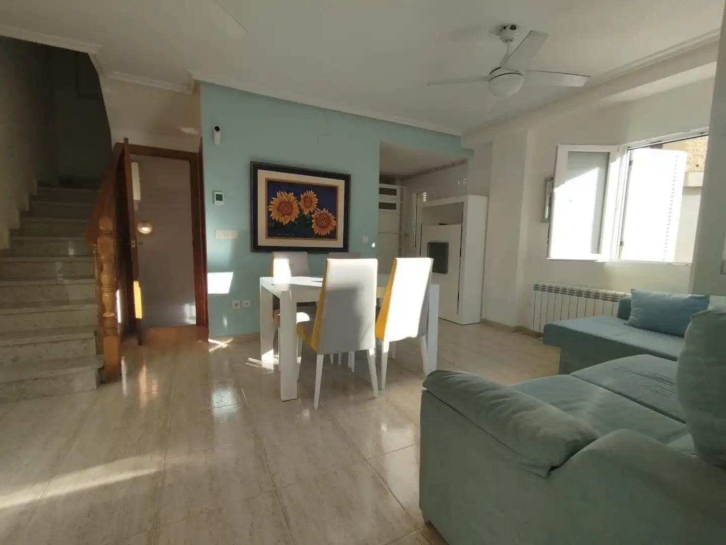 Sala de estar de Casa adosada en venta en Guardamar del Segura con Aire acondicionado, Calefacción y Amueblado