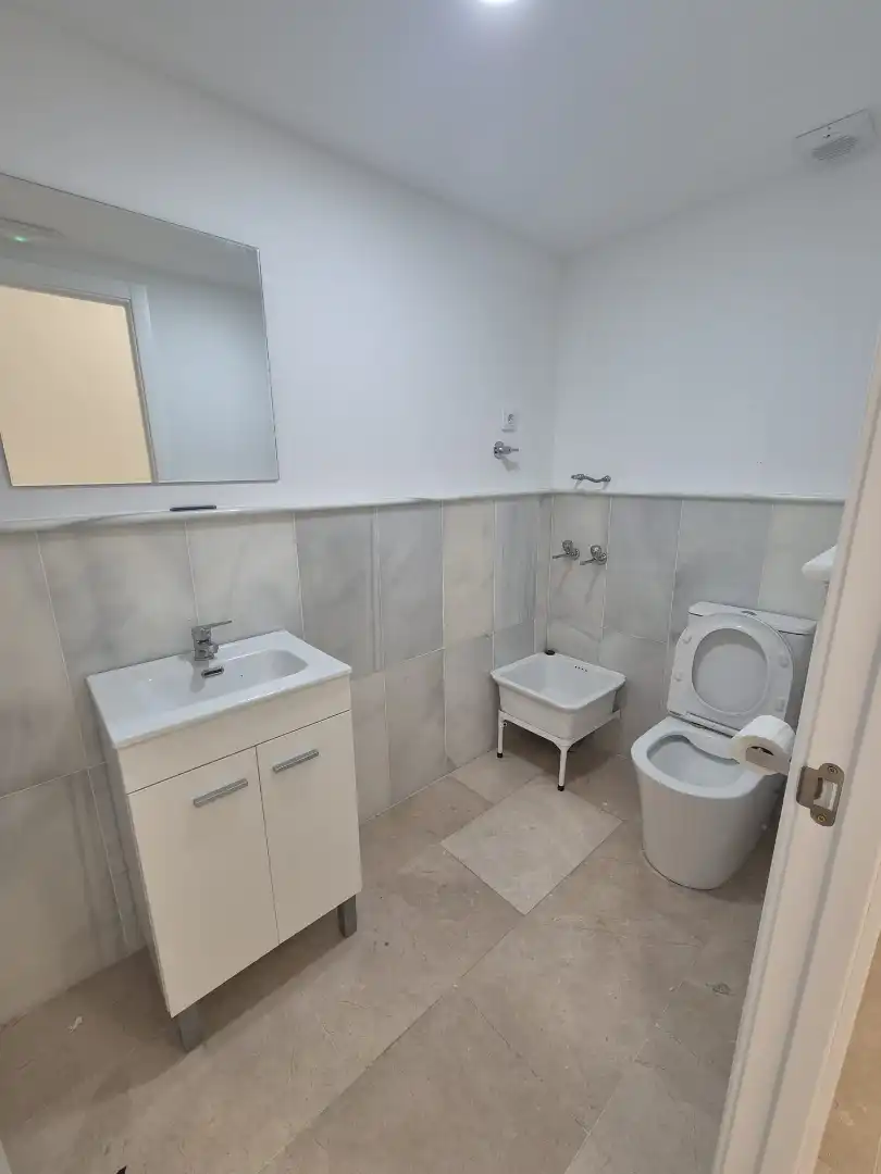 Bathroom of Office for rent in Sevilla