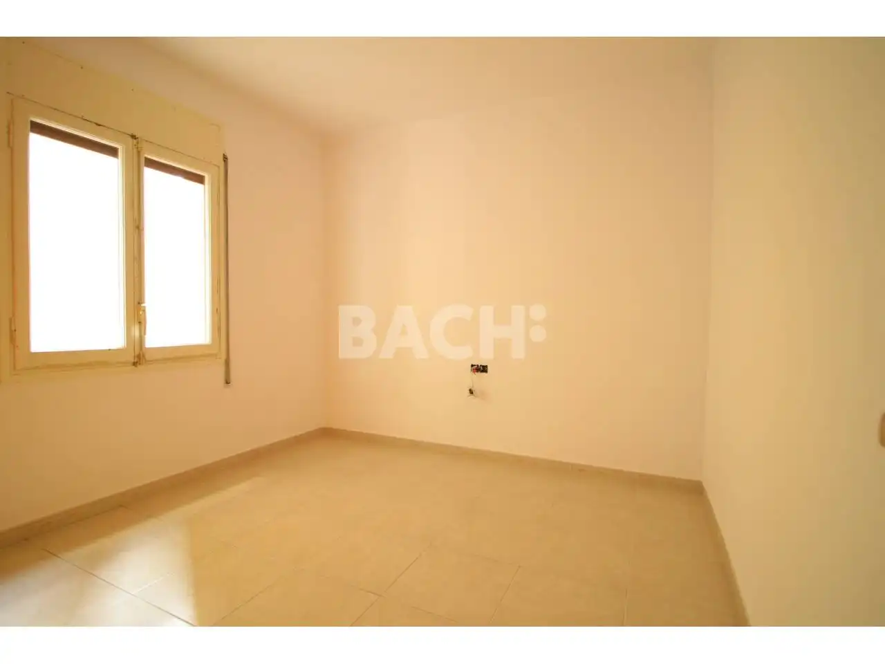 Flat for sale in Vic  with Heating and Balcony