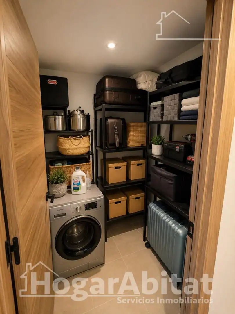 Flat for sale in Valencia  with Air Conditioner, Heating and Furnished