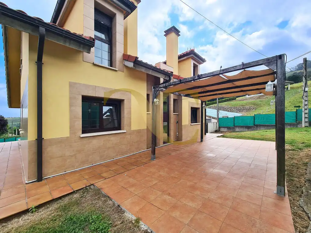 Terraza de Casa o chalet en venta en Gijón  con Calefacción, Jardín privado y Balcón