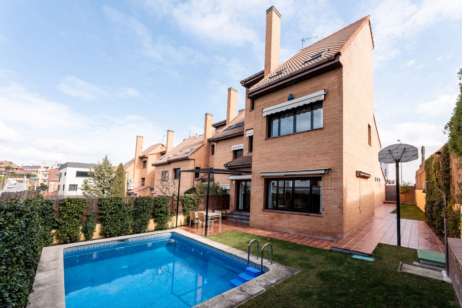 Garden of Single-family semi-detached for sale in  Madrid Capital  with Air Conditioner, Private garden and Terrace