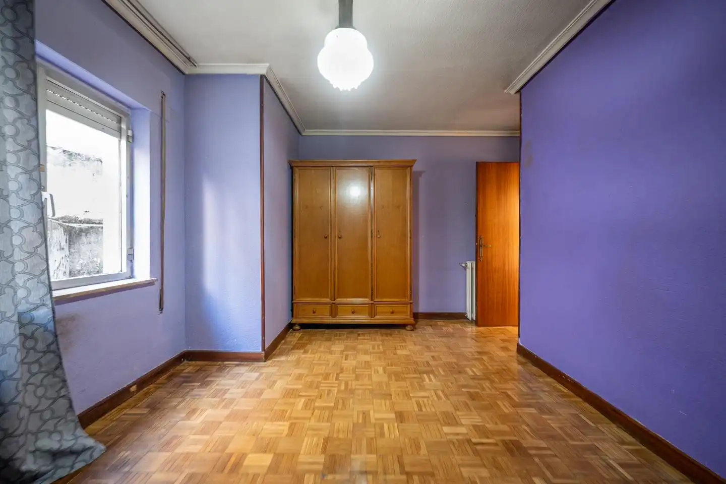 Dormitori de Pis en venda en Ávila amb Calefacció, Parquet i Moblat
