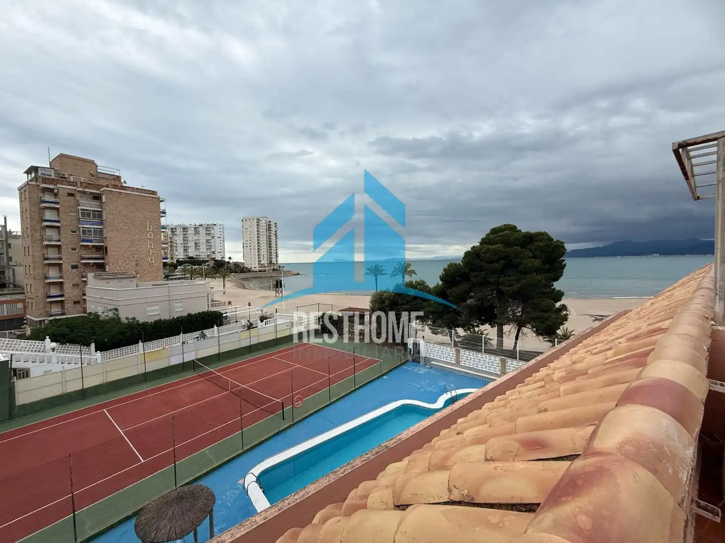 Vista exterior de Local en venta en Cullera