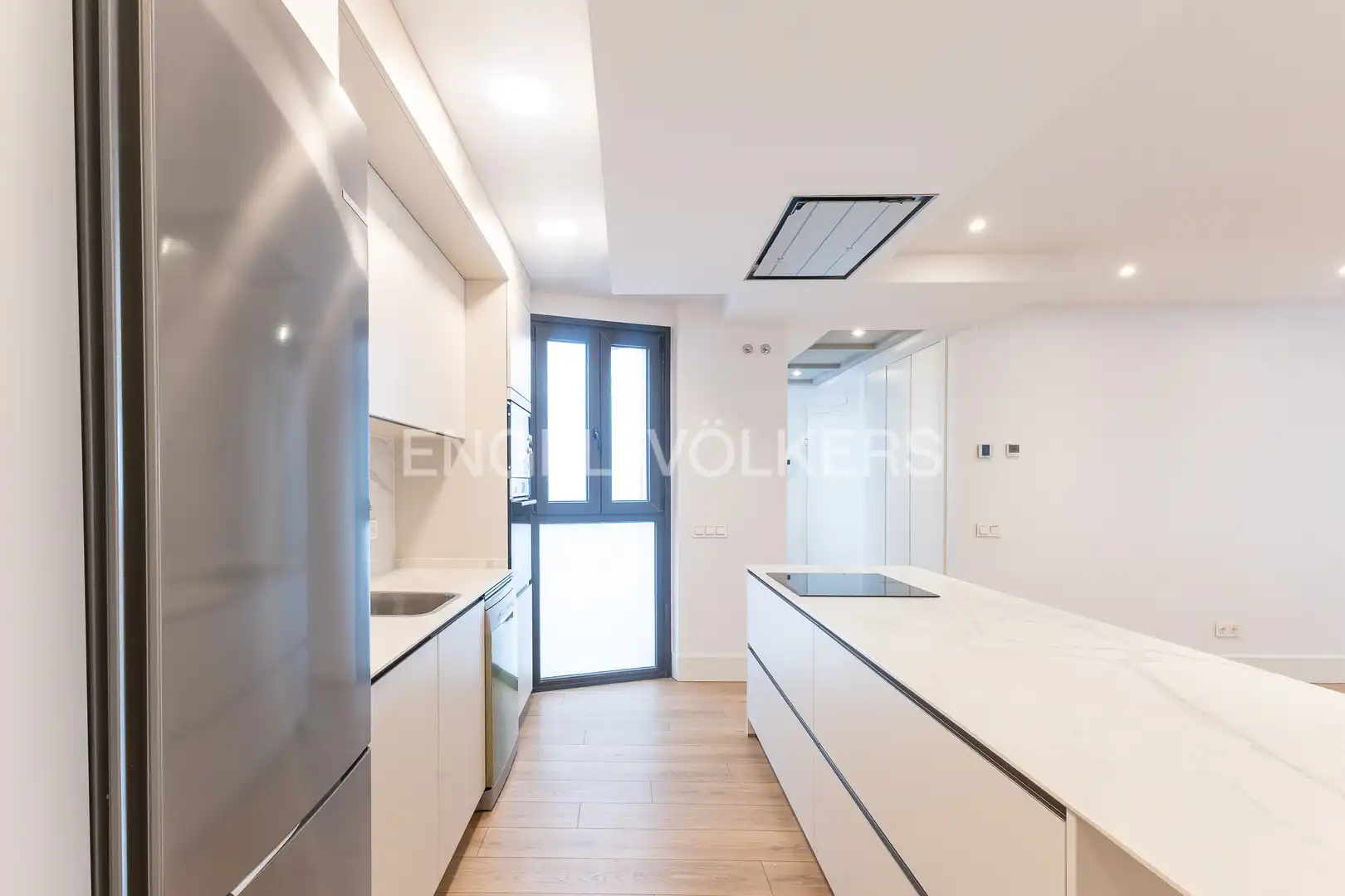 Kitchen of Flat for rent in Madrid  with Air Conditioner, Heating and Storage room