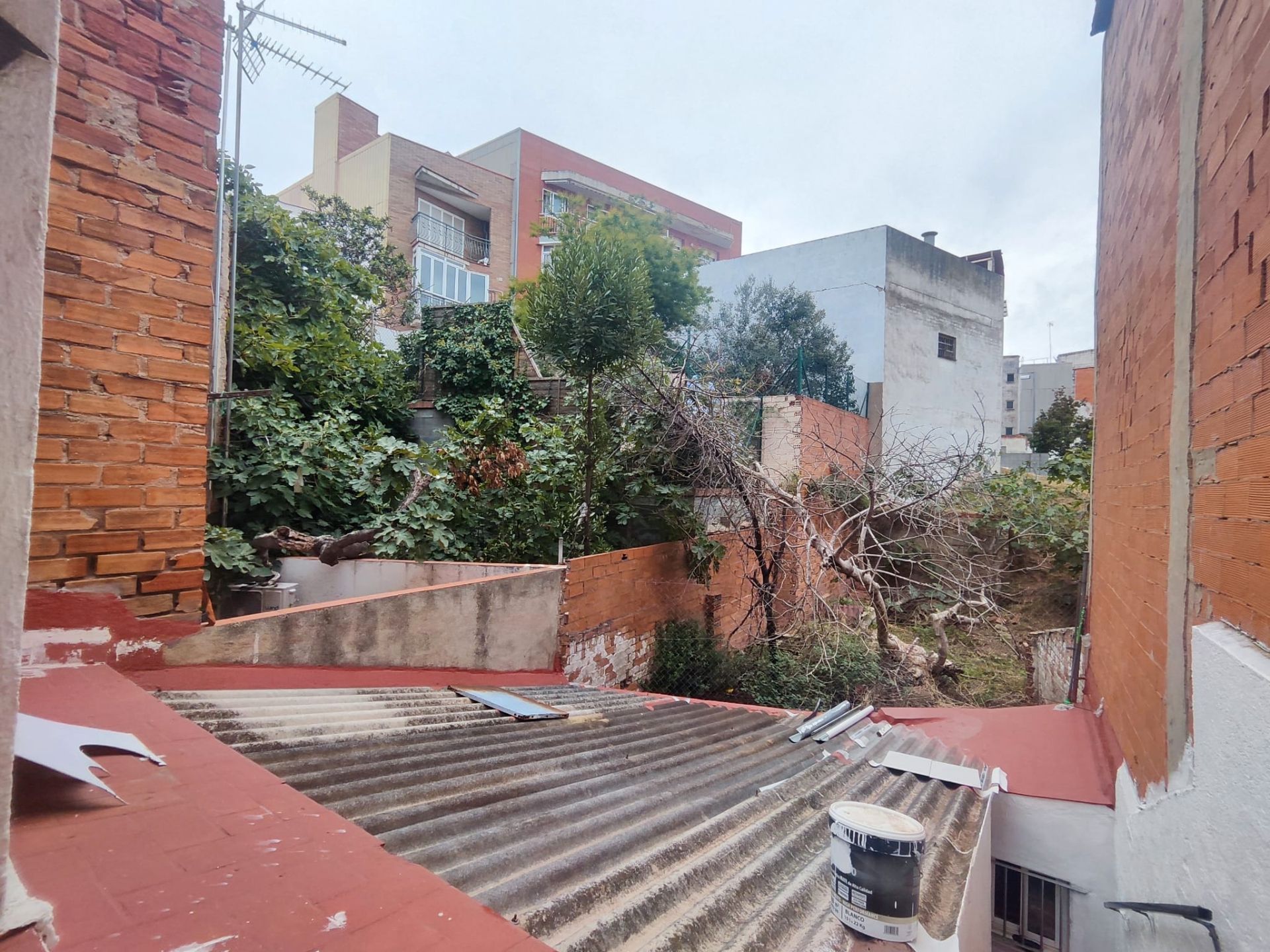 Exterior view of Residential for sale in Santa Coloma de Gramenet