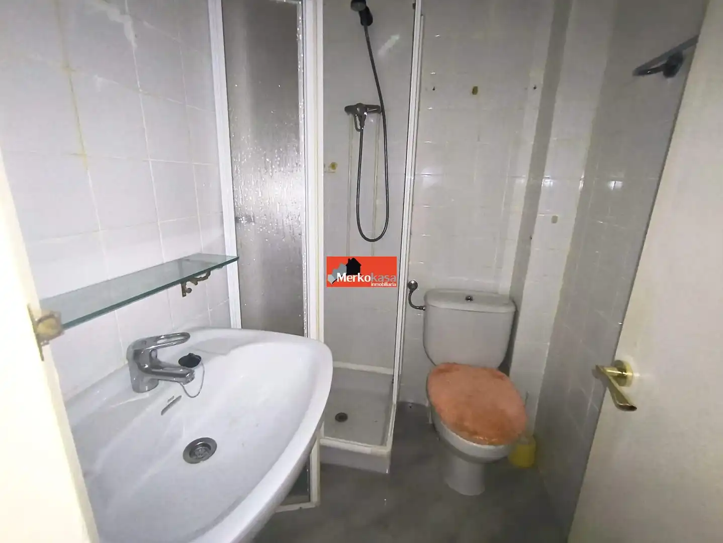 Bathroom of Flat for sale in Lugo  with Heating, Terrace and Storage room