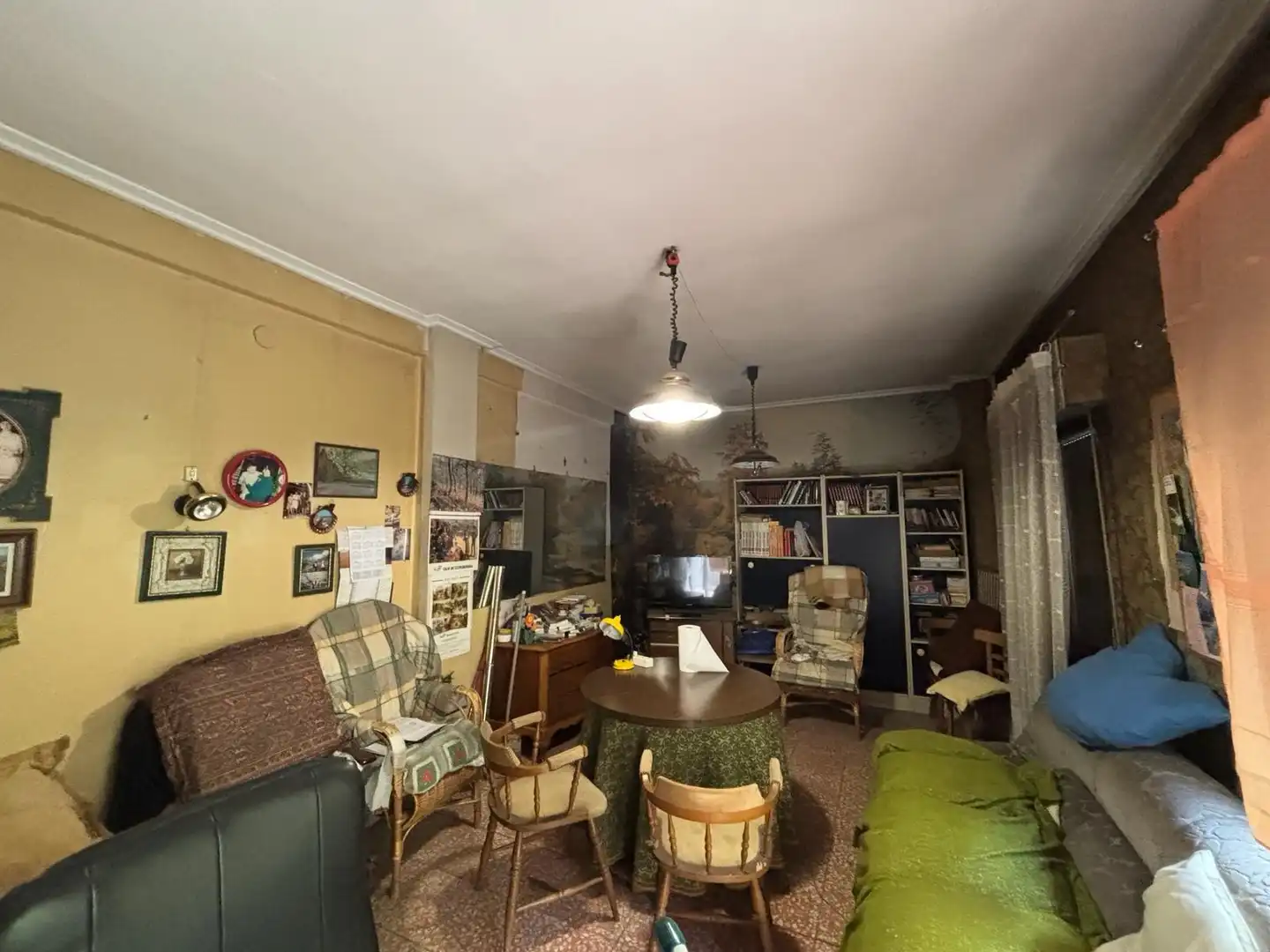 Living room of Flat for sale in Cáceres  with Heating, Furnished and Balcony