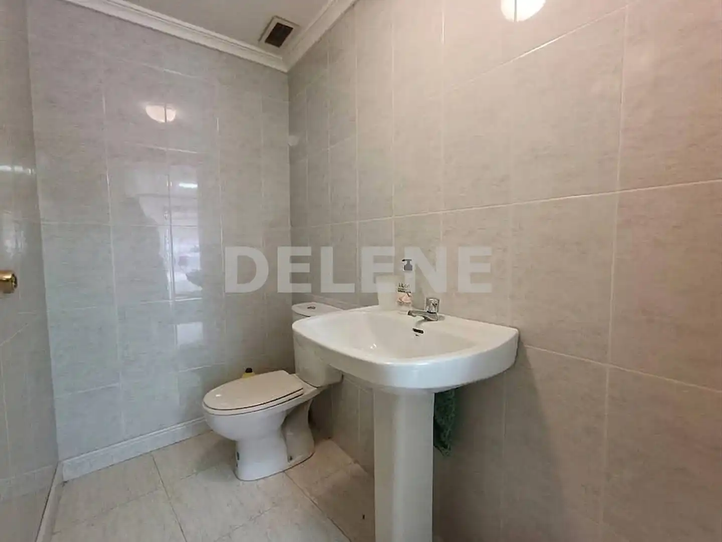 Casa aparellada amb terrassa en venda a Hellín, imagen 30