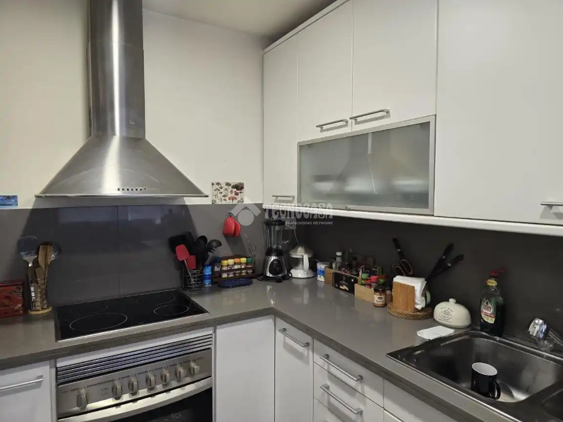 Cuina de Pis en venda en Barcelona amb Aire condicionat, Calefacció i Terrassa
