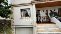 Vista exterior de Casa o xalet en venda en Anguciana amb Calefacció, Jardí privat i Parquet