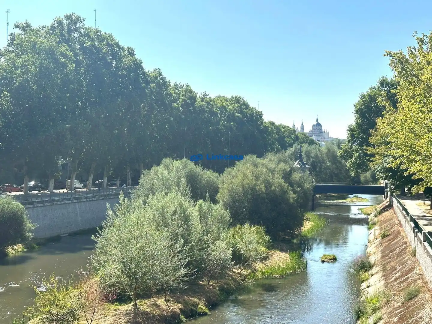 Vista exterior de Pis en venda en Madrid amb Calefacció i Moblat