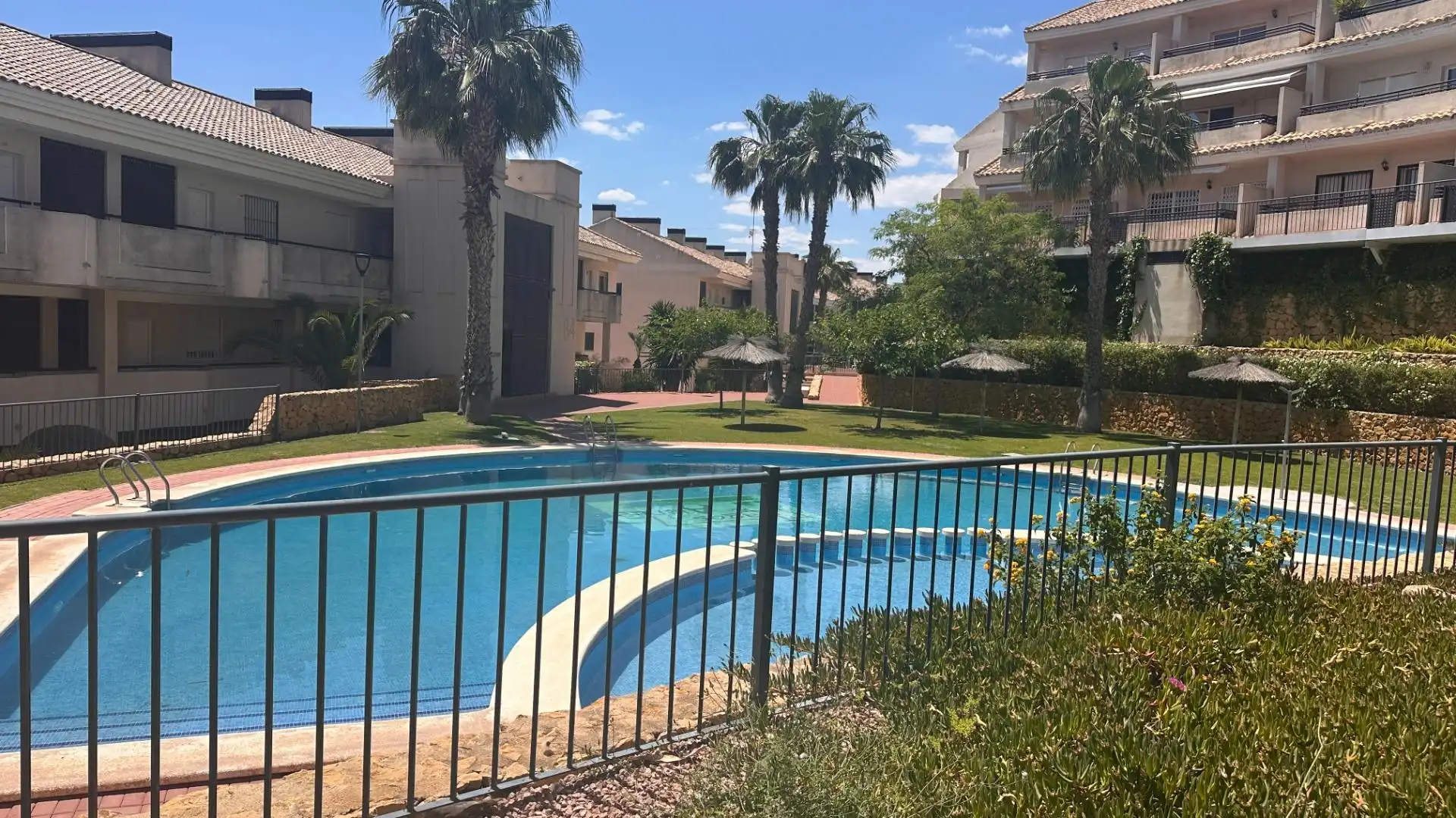 Piscina de Piso en venta en Monforte del Cid con Aire acondicionado, Calefacción y Terraza