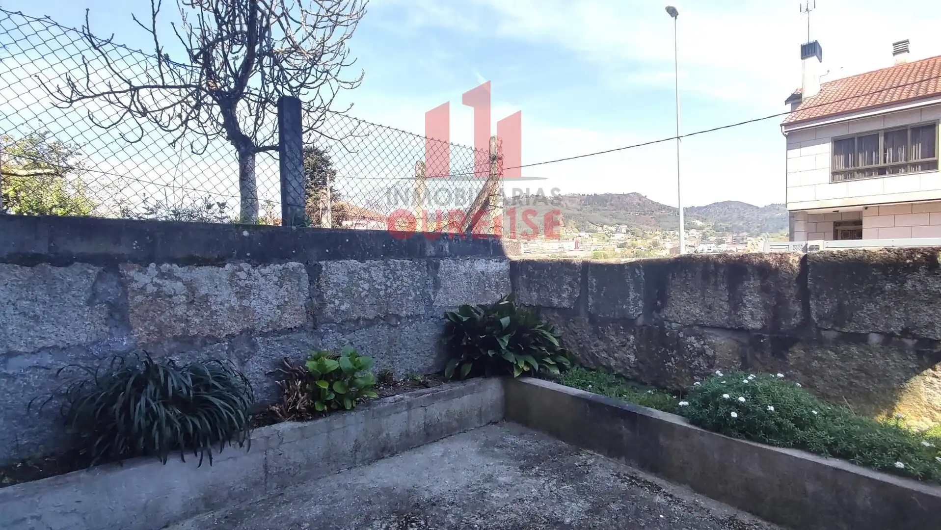 Vista exterior de Casa o xalet en venda en Ourense Capital  amb Calefacció i Balcó