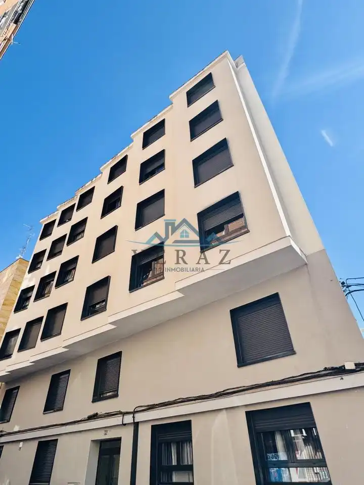 Vista exterior de Planta baixa en venda en Centro - Corte Inglés