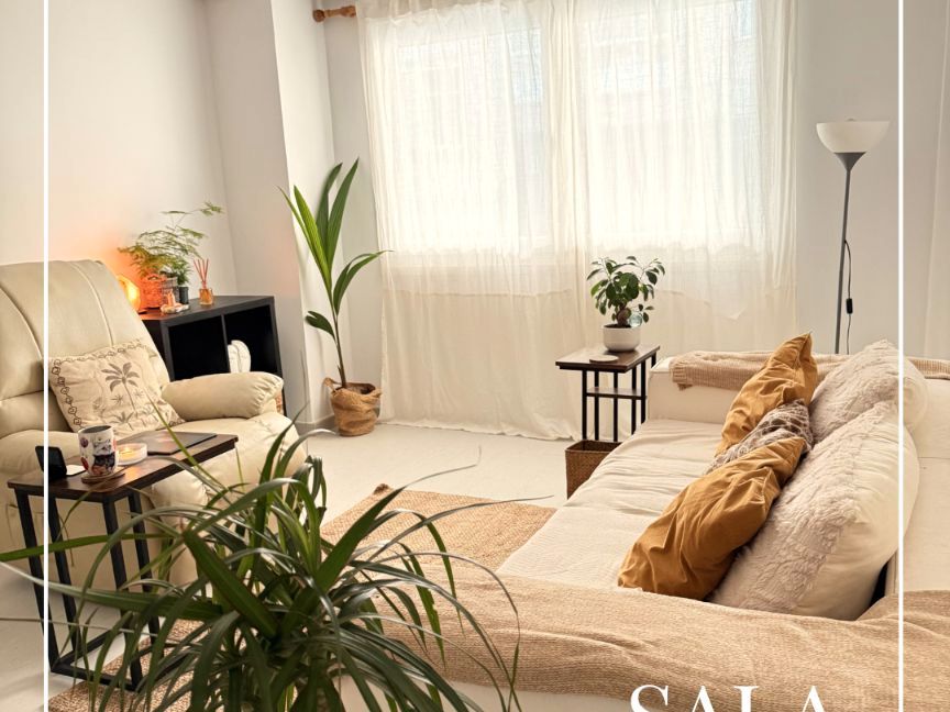 Sala d'estar de Oficina de lloguer en Lugo Capital amb Calefacció, Moblat i Internet