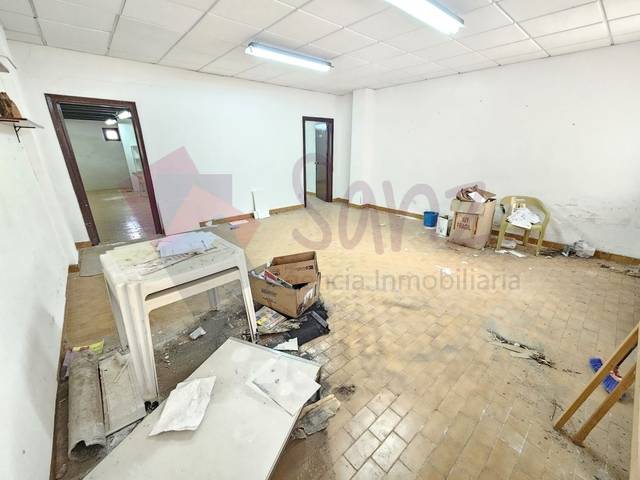 Local comercial en Venta en Andre Mari Zuria Plaza en Oyón-Oion