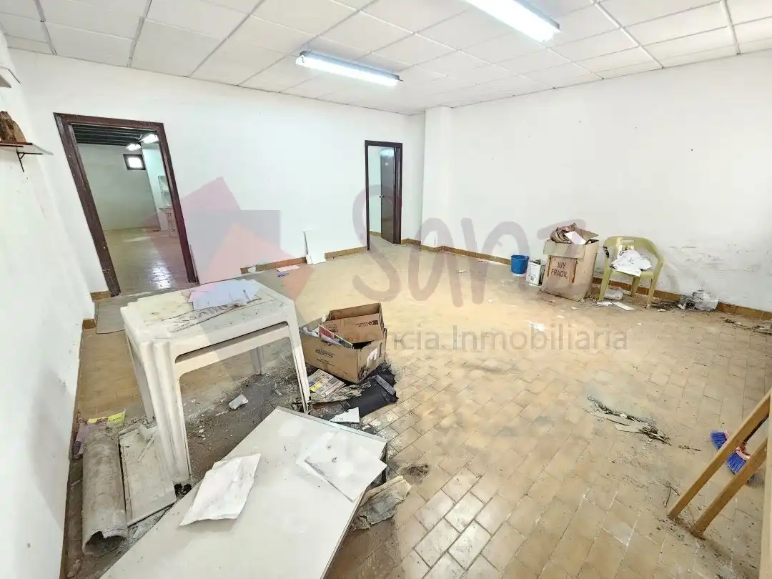 Local commercial à vendre à Andre Mari Zuria Plaza