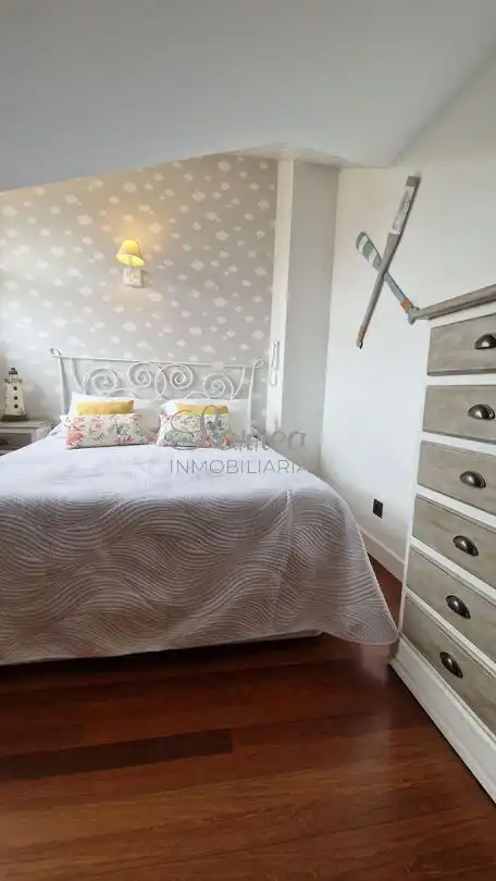 Dormitori de Casa adosada en venda en Sopela amb Calefacció, Jardí privat i Terrassa