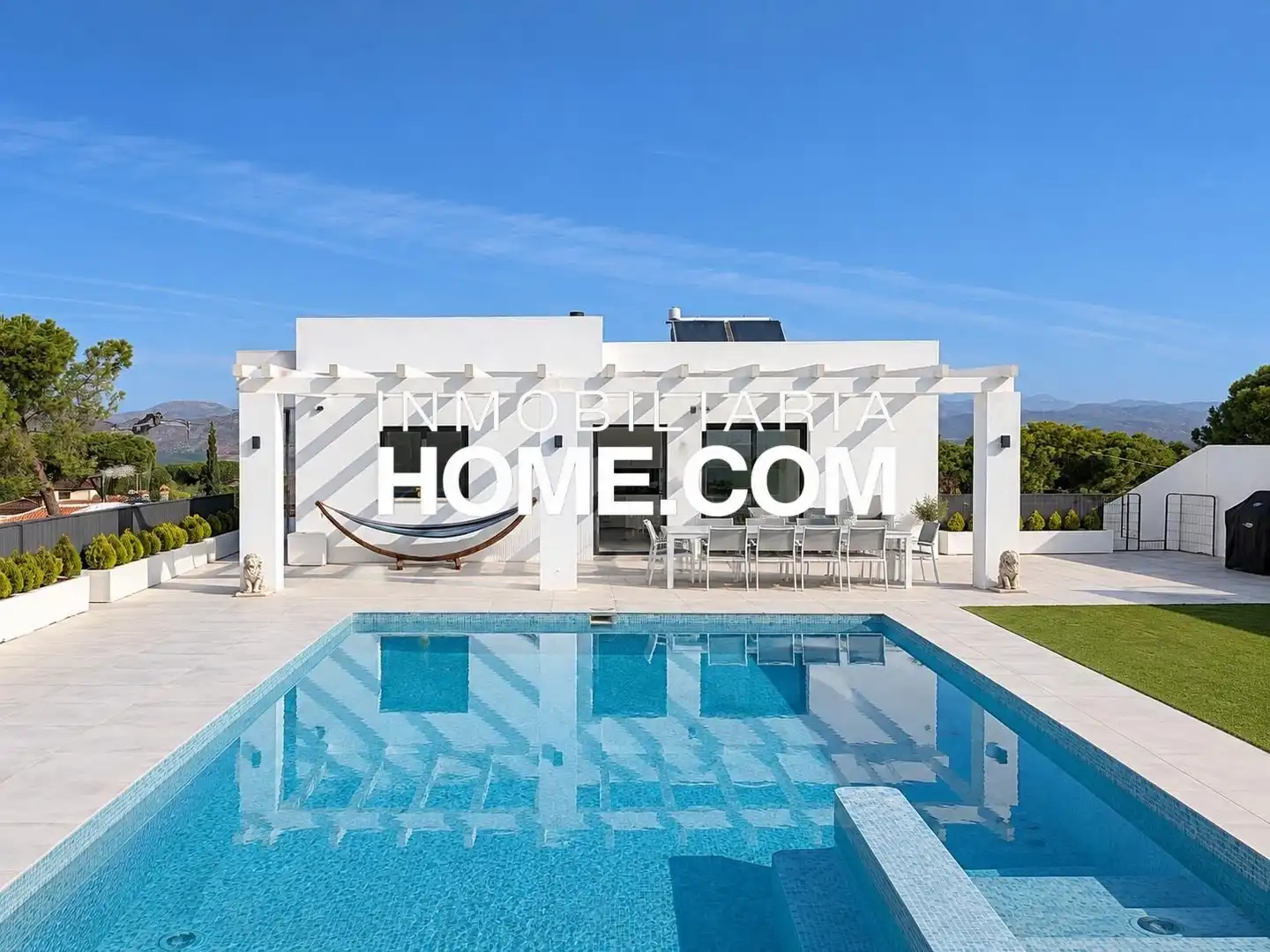 Chalet con piscina en venta en Calle de Benalmádena