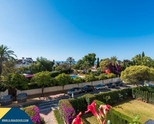 Vista exterior de Apartament en venda en Marbella amb Aire condicionat i Terrassa