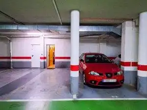 Aparcament de Casa o xalet en venda en Alcalá de Henares amb Calefacció, Jardí privat i Terrassa