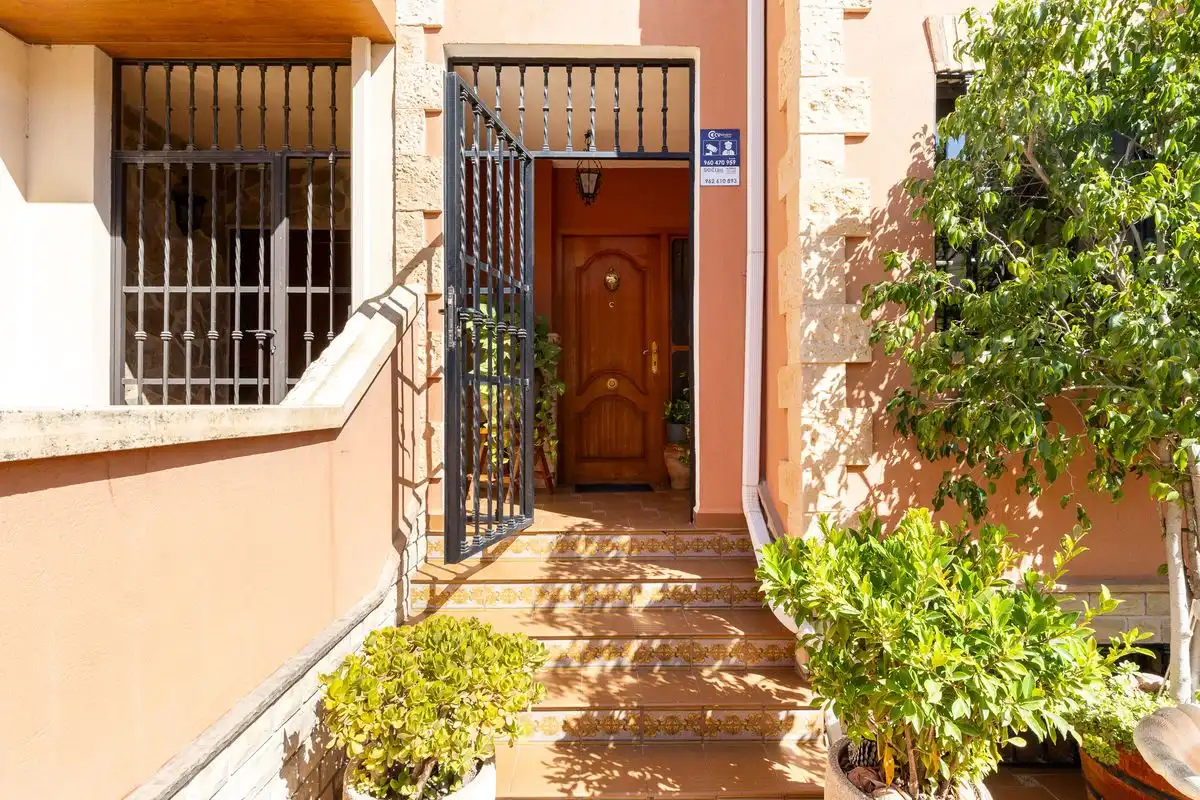 Casa adosada en venta en Alaquàs con Aire acondicionado, Calefacción y Terraza
