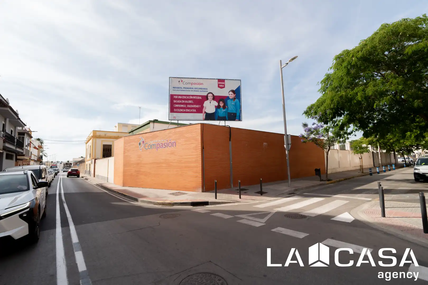 Vista exterior de Piso en venta en Dos Hermanas con Aire acondicionado y Terraza