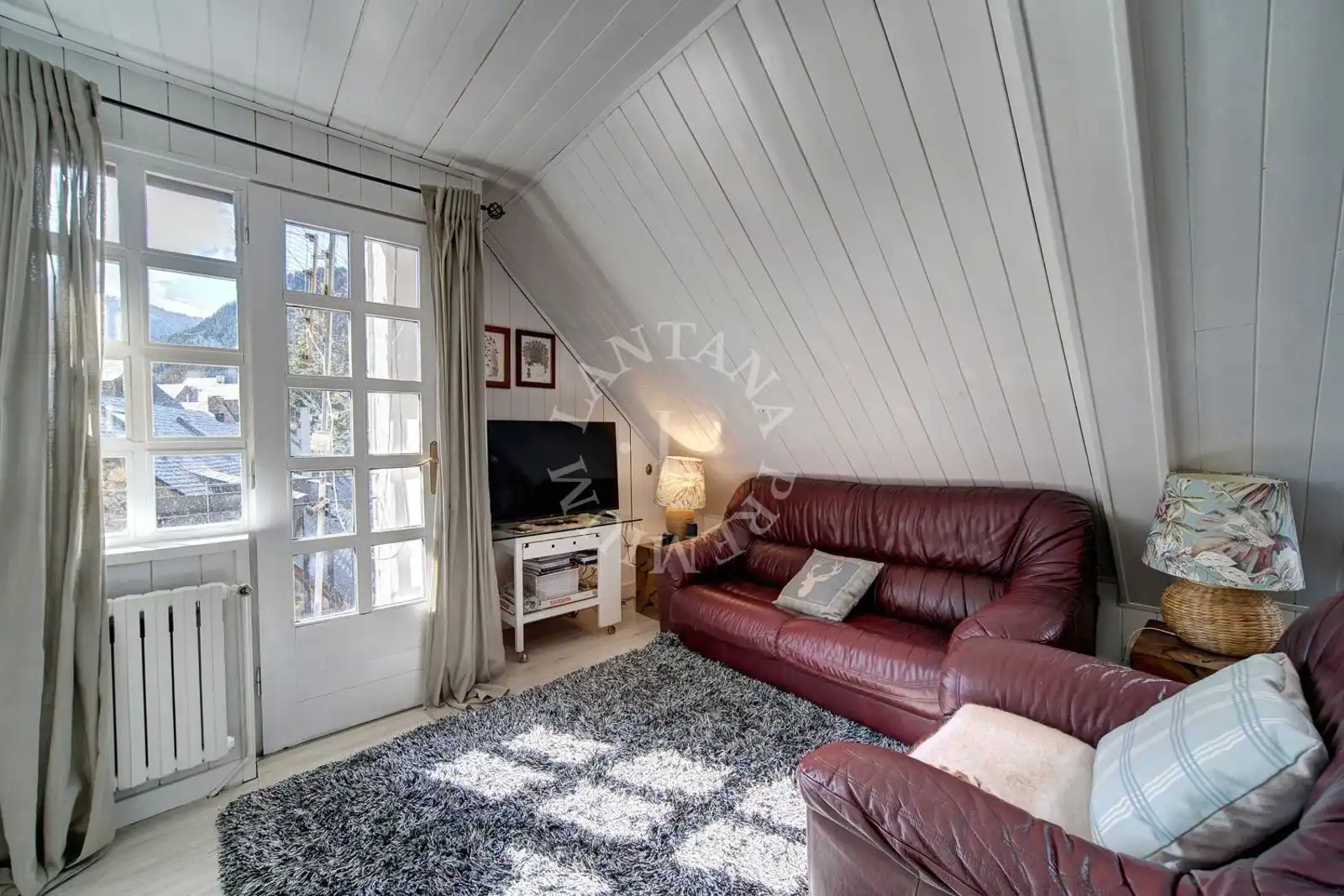 Living room of Houses for sale in Naut Aran  with Storage room