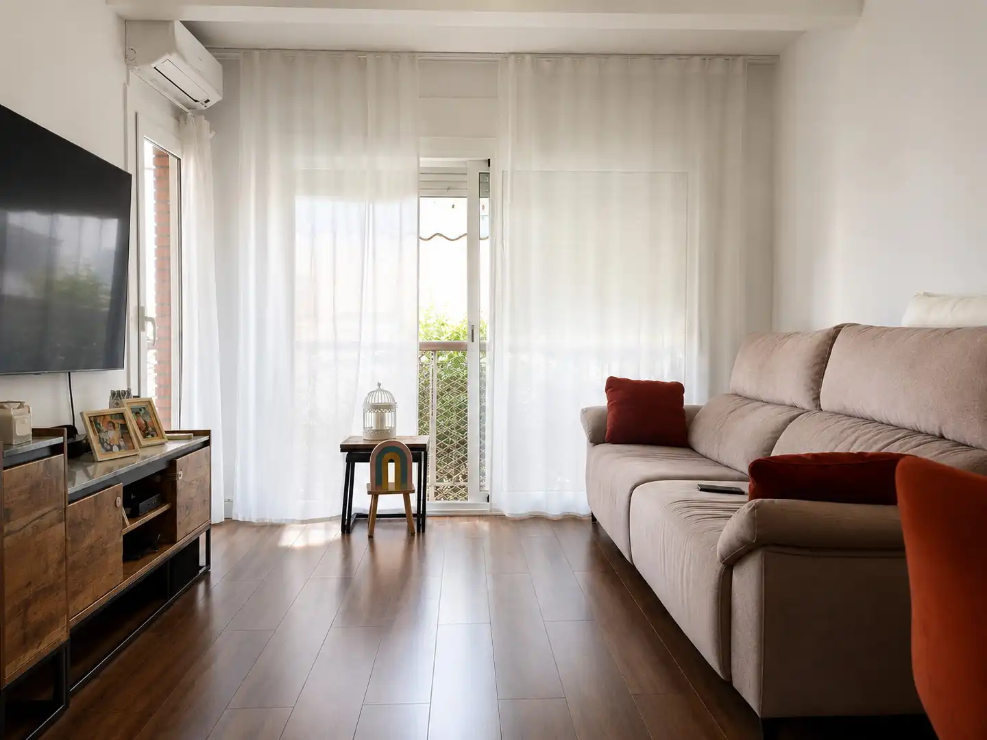 Sala de estar de Piso en venta en Sant Andreu de la Barca con Aire acondicionado y Balcón