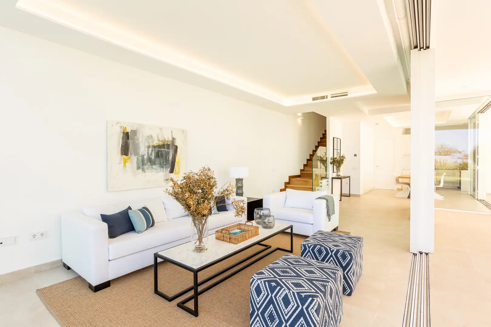 Sala d'estar de Casa o xalet en venda en Marbella amb Aire condicionat, Jardí privat i Terrassa