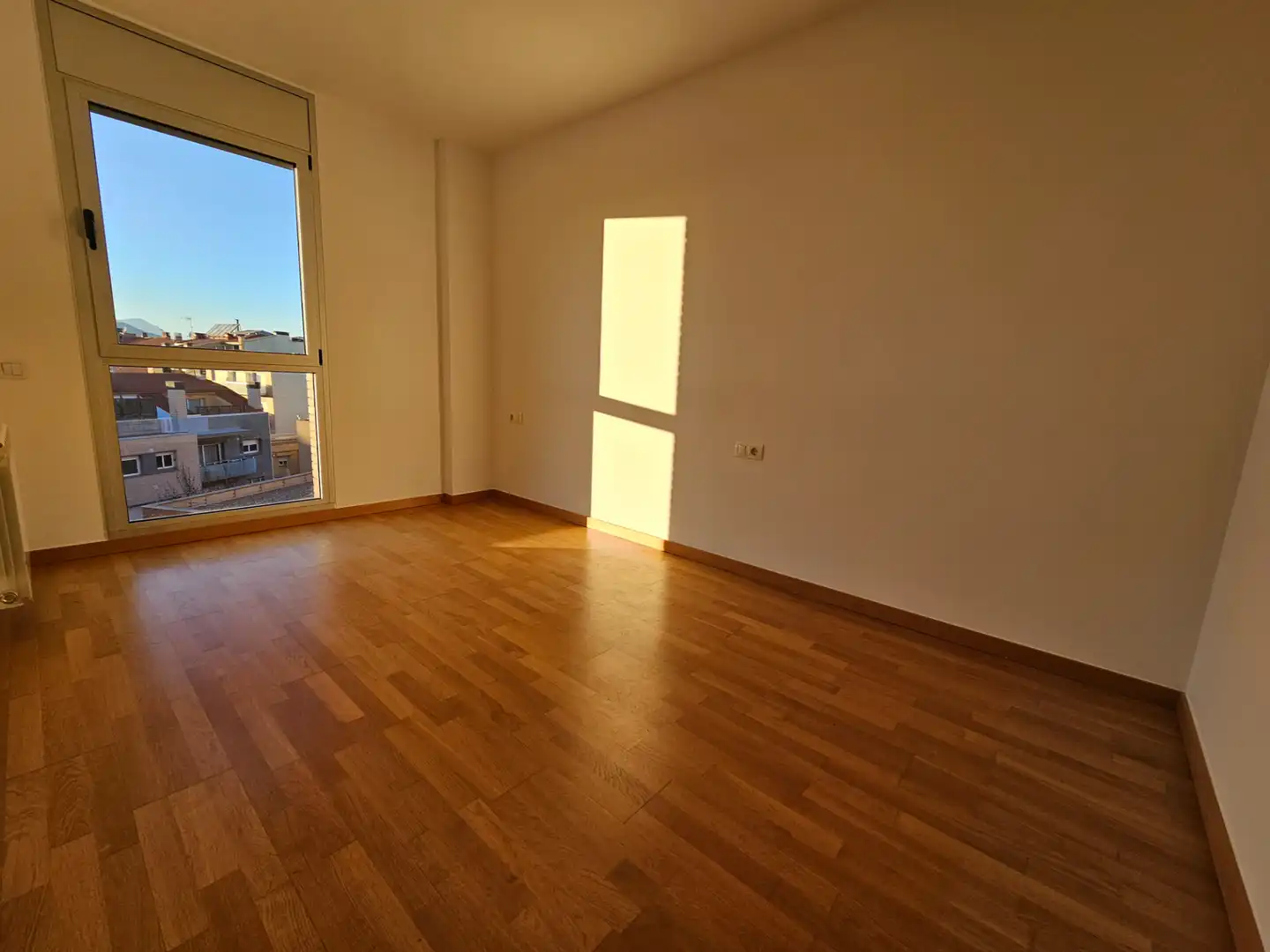 Habitación de Piso de alquiler en Terrassa con Aire acondicionado, Calefacción y Jardín privado