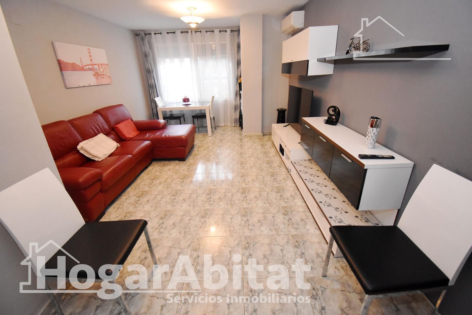 Living room of Flat for sale in Castellón de la Plana / Castelló de la Plana  with Air Conditioner, Storage room and Furnished