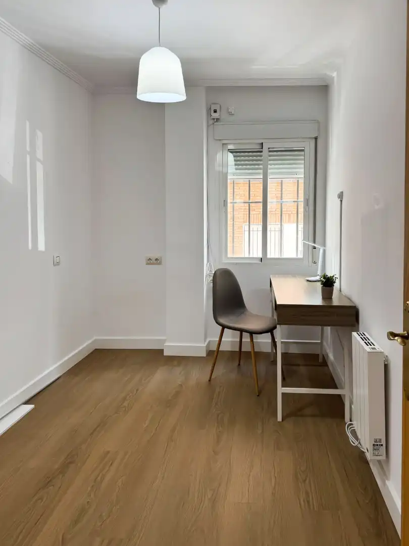 Bedroom of Flat for rent in Puertollano  with Air Conditioner, Heating and Furnished