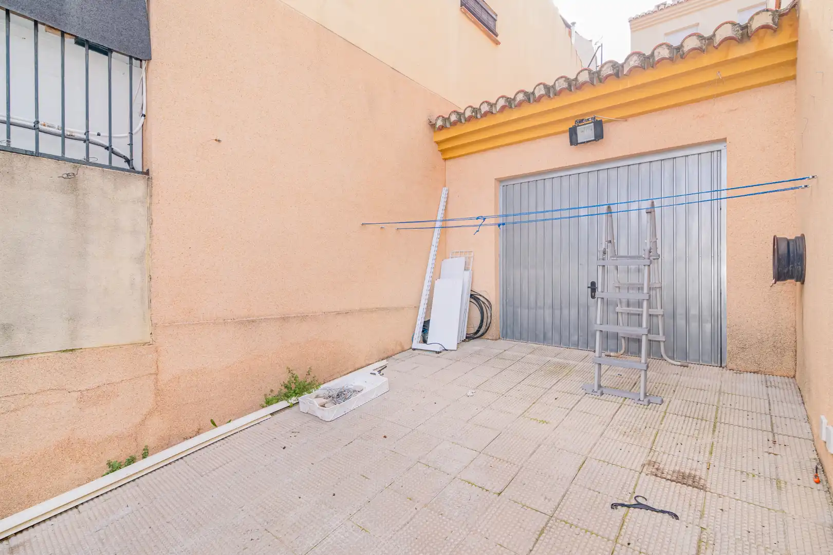 Vista exterior de Casa o chalet en venta en Alfacar con Balcón
