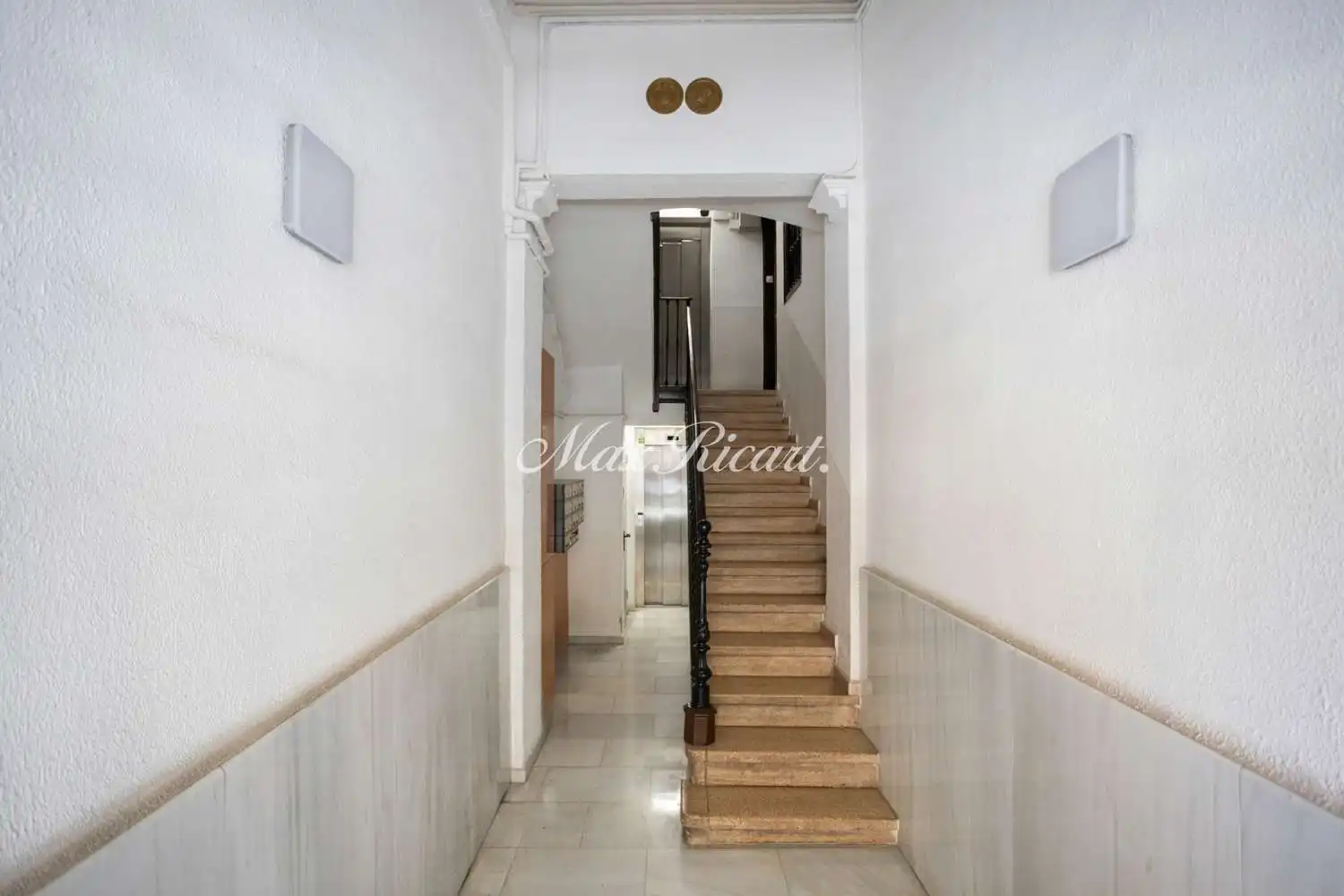 Flat for sale in Barcelona  with Air Conditioner, Heating and Balcony