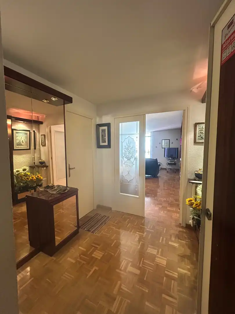 Wohnung zum Verkauf in Barcelona mit Klimaanlage, Heizung und Möbliert