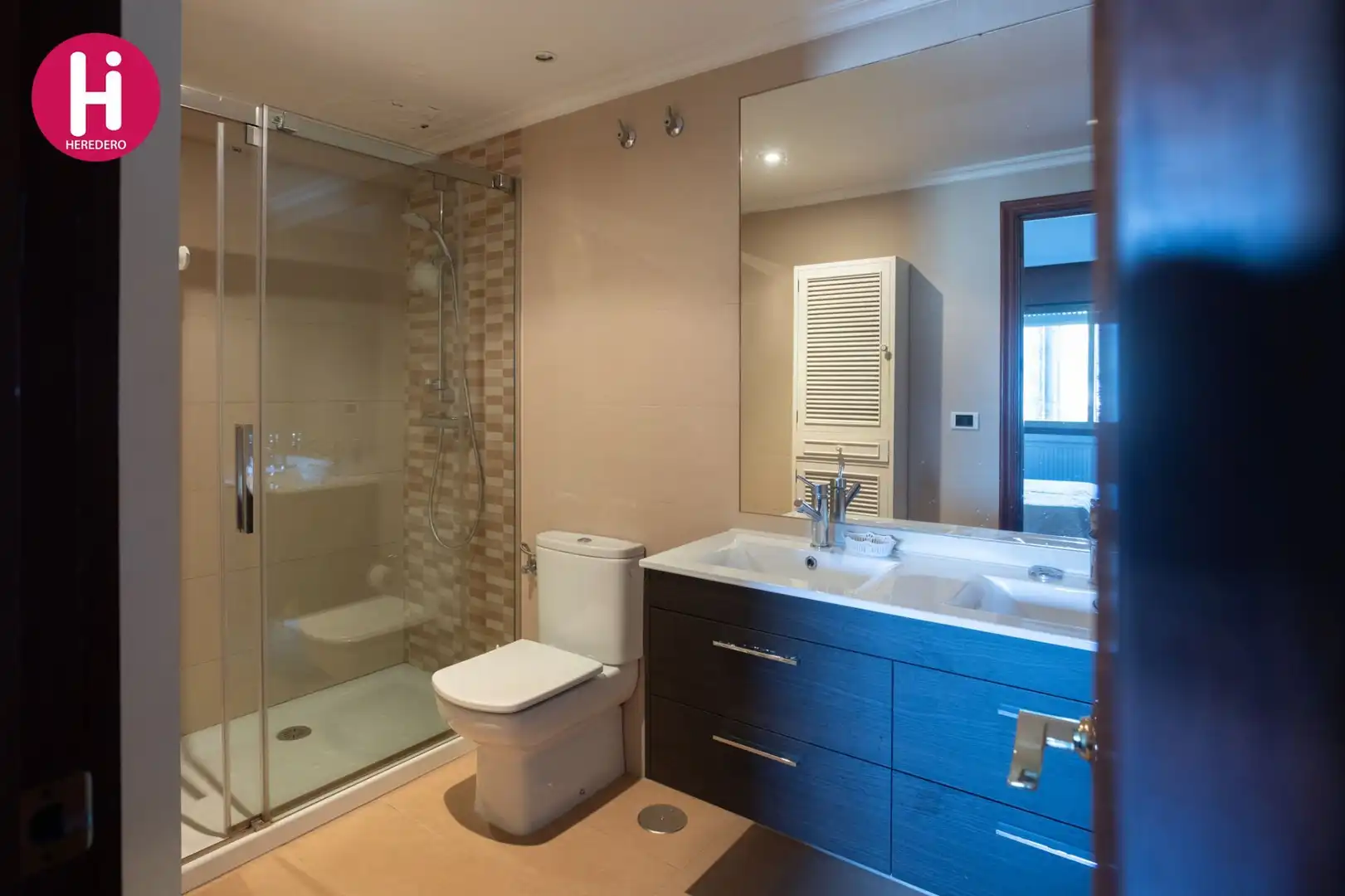 Badezimmer von Wohnung zum Verkauf in Vigo  mit Heizung und Abstellraum