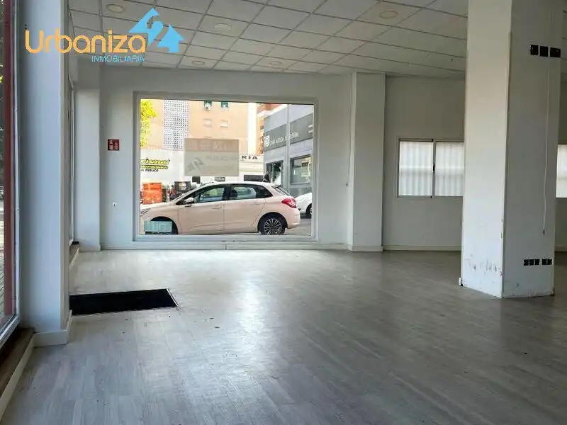 Local en venta en Badajoz con Aire acondicionado