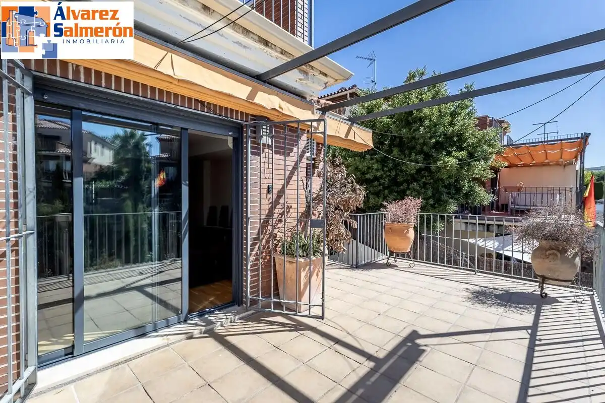 Terraza de Casa o chalet en venta en Albolote con Aire acondicionado, Calefacción y Jardín privado