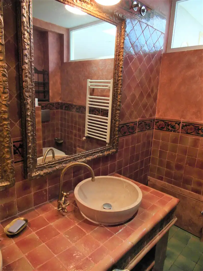 Baño de Casa adosada en venta en Madrid con Aire acondicionado, Calefacción y Jardín privado