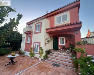 Vista exterior de Casa o xalet en venda en Vélez-Málaga amb Aire condicionat, Jardí privat i Parquet