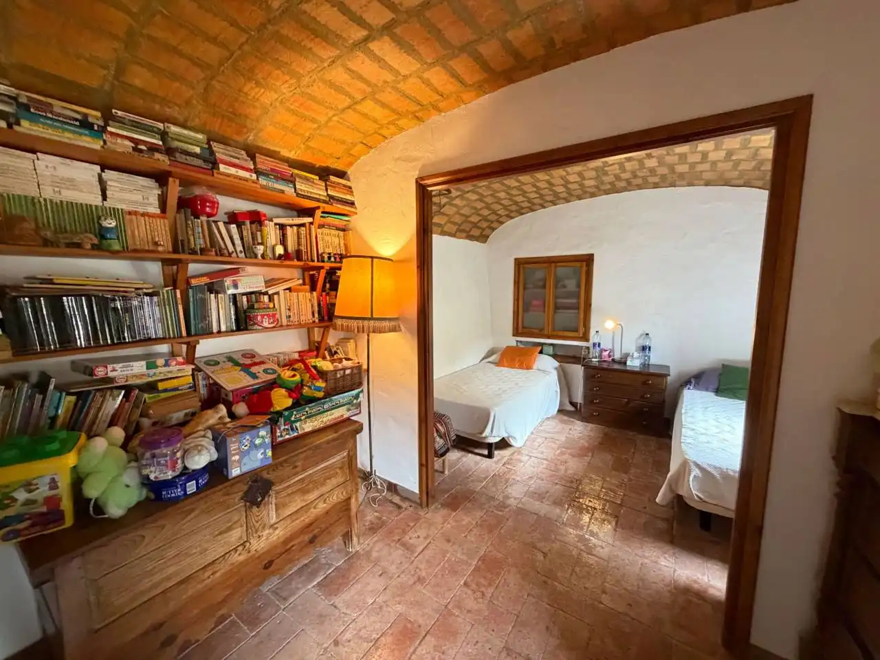 Dormitori de Finca rústica en venda en La Tallada d'Empordà amb Aire condicionat, Calefacció i Jardí privat