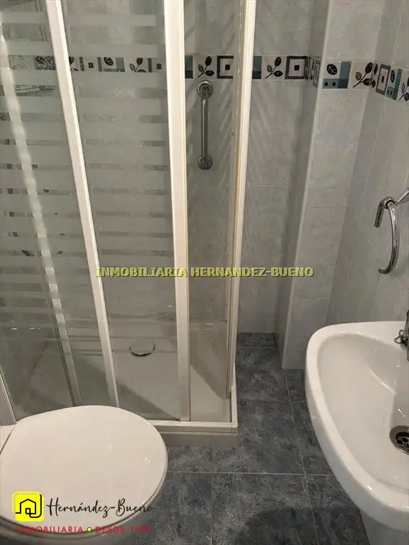 Badezimmer von Wohnung zur Miete in Salamanca mit Heizung, Möbliert und Balkon