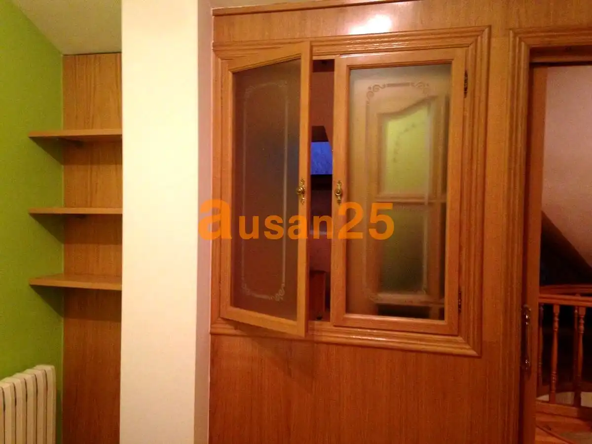 Dormitori de Dúplex de lloguer en Aranda de Duero amb Calefacció, Parquet i Moblat
