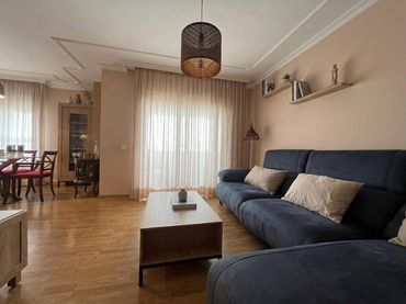 Piso con balcón en venta en Casco Antiguo