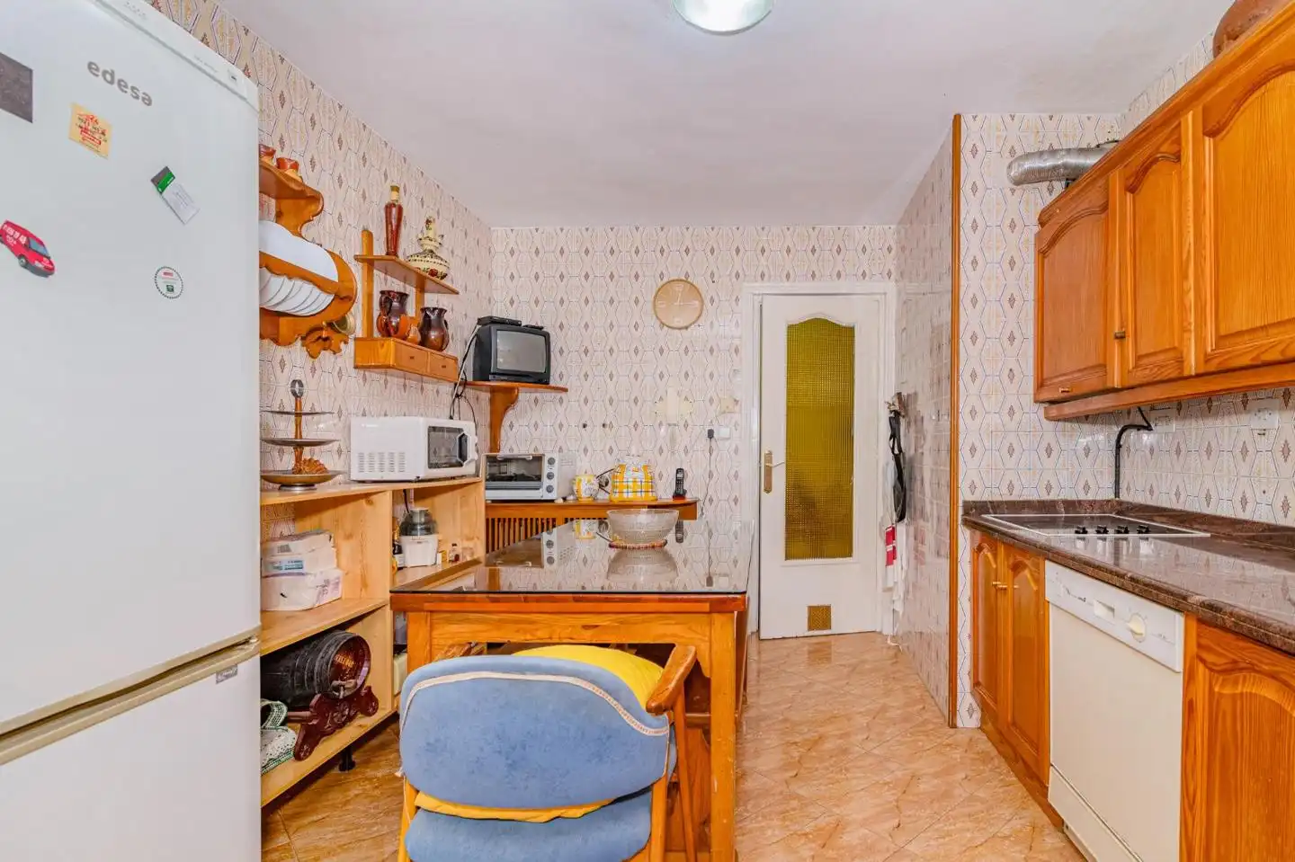 Kitchen of Flat for sale in Granada  with Air Conditioner