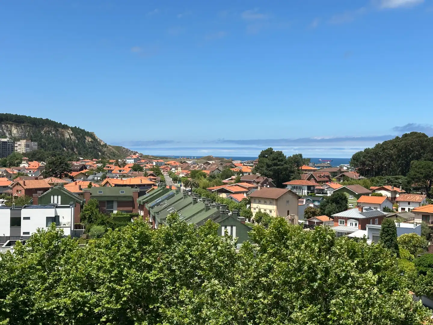Vista exterior de Piso en venta en Castrillón con Calefacción, Parquet y Internet